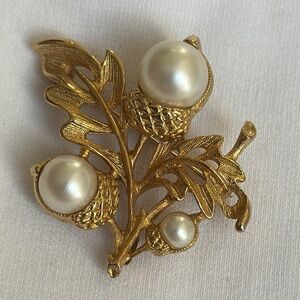 Vintage Gold Leaf Pearl Brooch | Vintage Avon